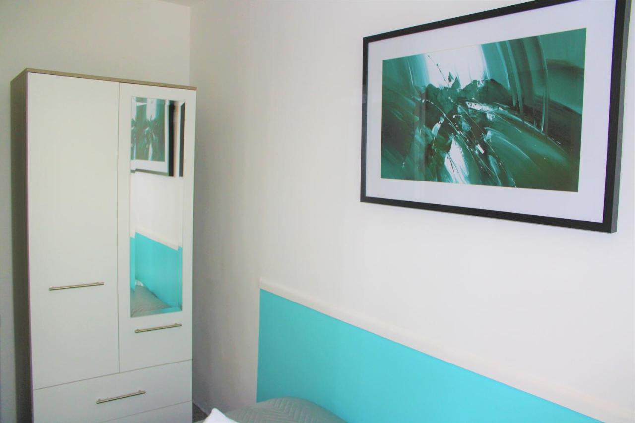 Homely And Budget Friendly 3 Bed House Sleeps 6 Free Parking! ميلتون كينيز المظهر الخارجي الصورة