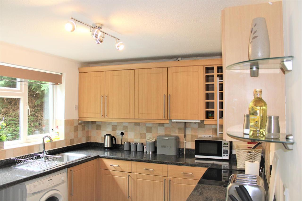 Homely And Budget Friendly 3 Bed House Sleeps 6 Free Parking! ميلتون كينيز المظهر الخارجي الصورة